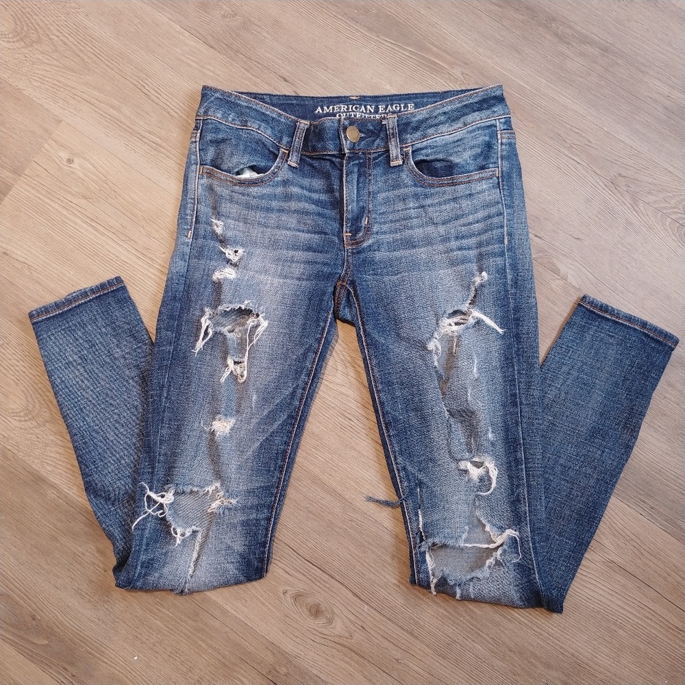 American Eagle Distressed Jeans Size 6 Jeggings